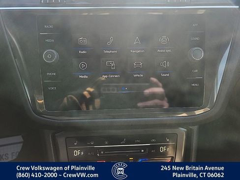 Certified 2022 Volkswagen Tiguan SE w/ Panoramic Sunroof Package image 6