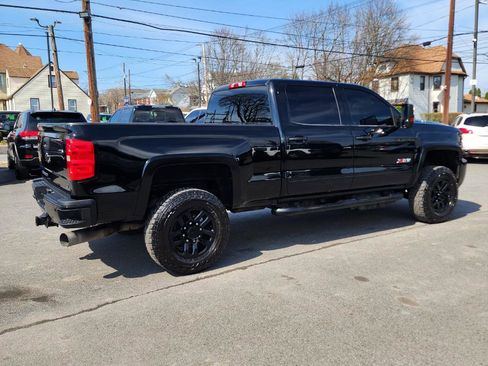 Used 2018 Chevrolet Silverado 2500 LT w/ Midnight Edition image 5