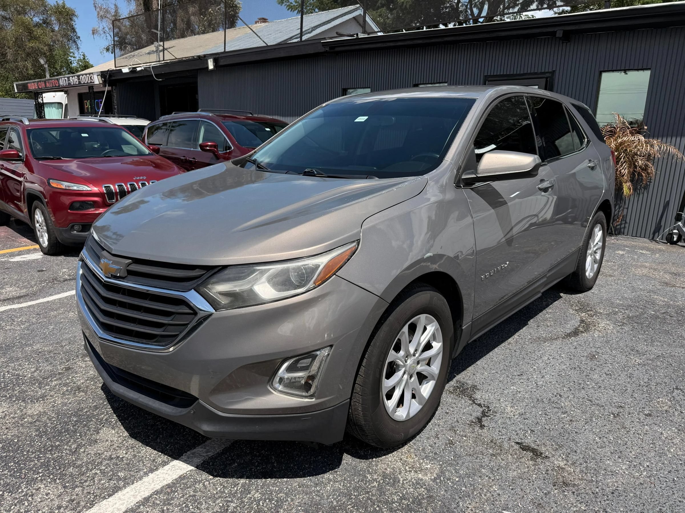 Used 2018 Chevrolet Equinox LT FWD image 1