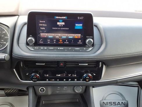 Used 2022 Nissan Rogue SV w/ SV Premium Package FWD image 22