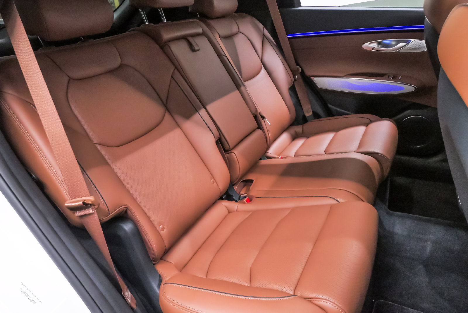 Certified 2026 Genesis GV70 2.5T Advanced AWD/4WD image 12