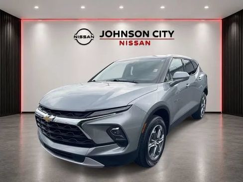 Used 2025 Chevrolet Blazer LT FWD image 9