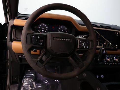 Used 2023 Land Rover Defender 90 V8 image 70