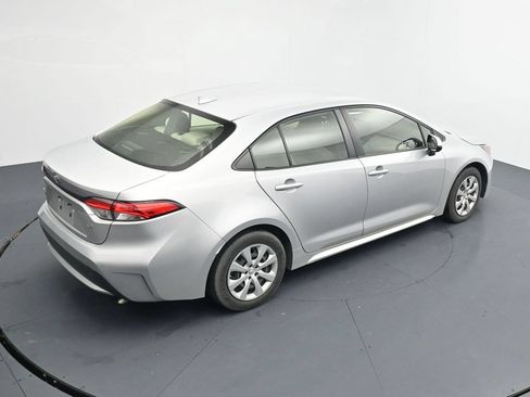 Used 2022 Toyota Corolla LE FWD image 16
