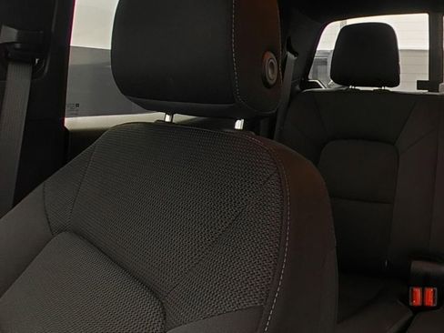 Used 2025 Chevrolet Colorado LT RWD image 9