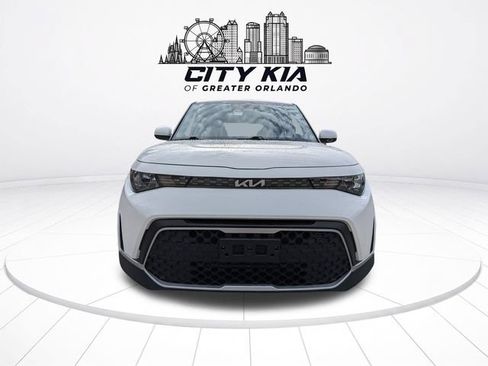 Certified 2025 Kia Soul LX w/ LX Technology Package FWD image 9