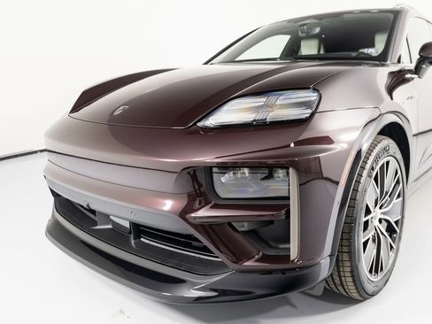 New 2025 Porsche Macan Turbo Electric image 17