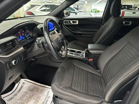 Used 2020 Ford Explorer XLT w/ Comfort Package AWD/4WD image 9