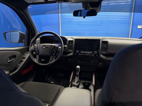 Used 2024 Nissan Frontier PRO-4X w/ Technology Package image 28