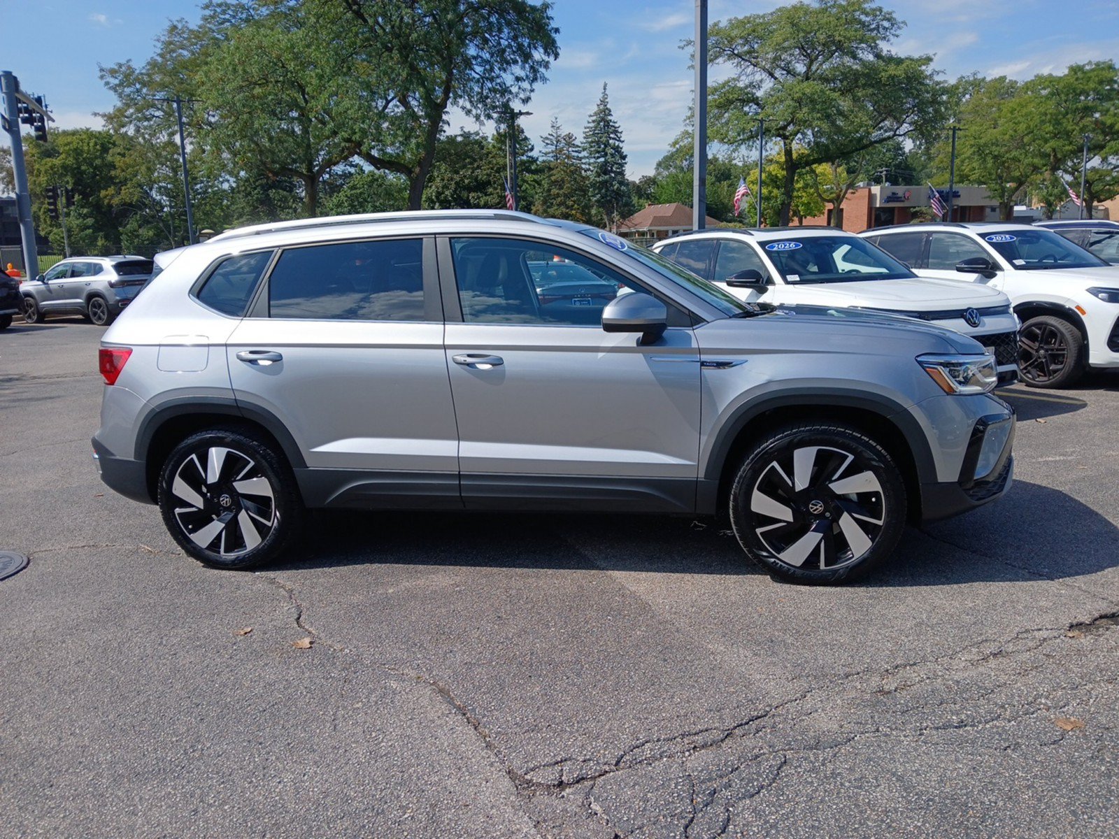 Certified 2023 Volkswagen Taos SEL AWD/4WD image 3