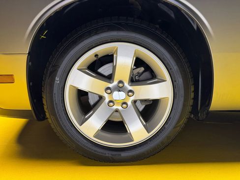 Used 2011 Dodge Challenger image 9