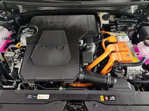 Certified 2025 Hyundai Elantra SEL FWD image 30