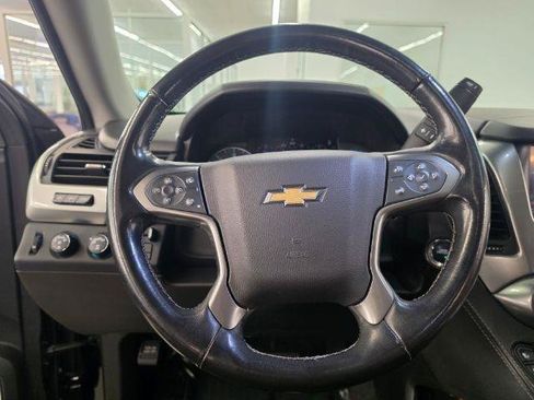 Used 2019 Chevrolet Suburban Premier AWD/4WD image 16