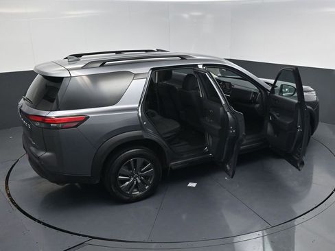 Used 2025 Nissan Pathfinder SV image 26