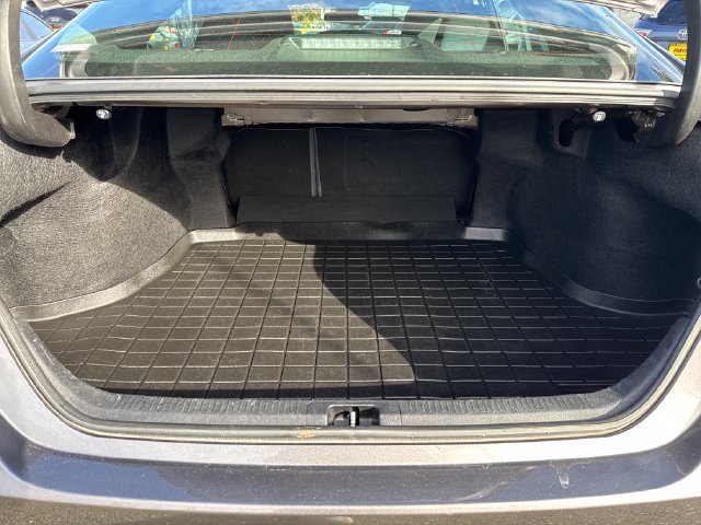 Used 2019 Toyota Camry LE FWD image 14
