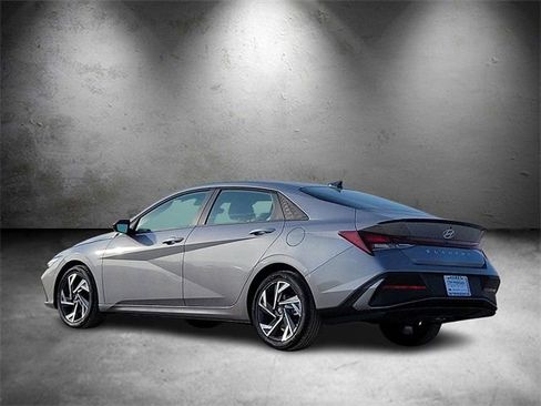 New 2025 Hyundai Elantra Sport w/ Cargo Package FWD image 4