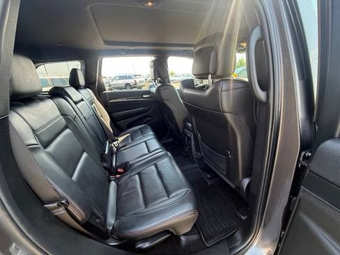 Used 2019 Jeep Grand Cherokee Trailhawk w/ Trailhawk Luxury Group AWD/4WD image 16
