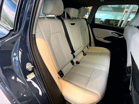 Certified 2025 Audi Q6 e-tron Premium w/ Convenience Package image 18