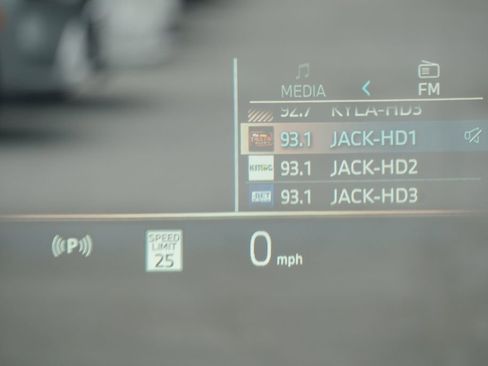 Used 2025 BMW X3 xDrive30i w/ Premium Package image 8