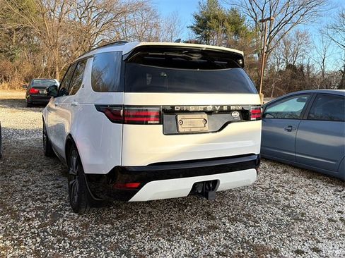 Used 2023 Land Rover Discovery S R-Dynamic image 2