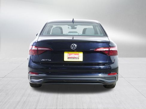 Used 2022 Volkswagen Jetta Sport image 6