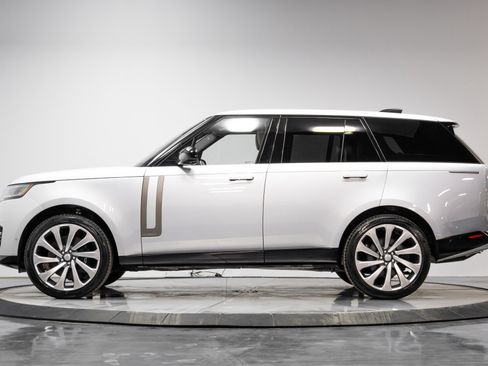 Used 2023 Land Rover Range Rover Autobiography image 39