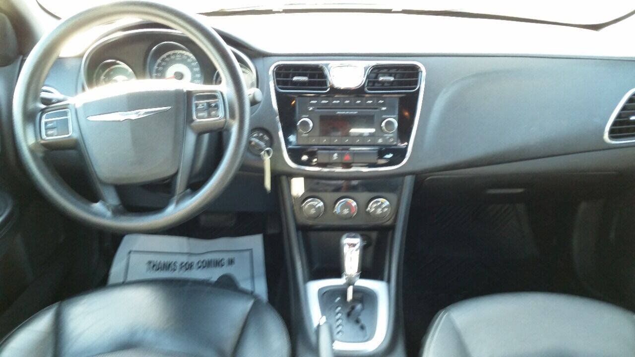 Used 2014 Chrysler 200 LX FWD image 8