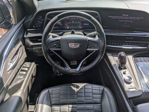 Used 2024 Cadillac Escalade ESV V AWD/4WD image 12
