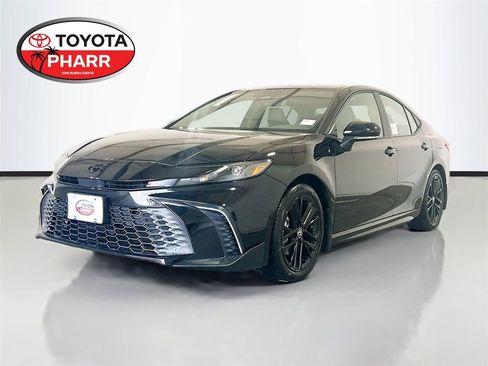 New 2026 Toyota Camry SE FWD image 1