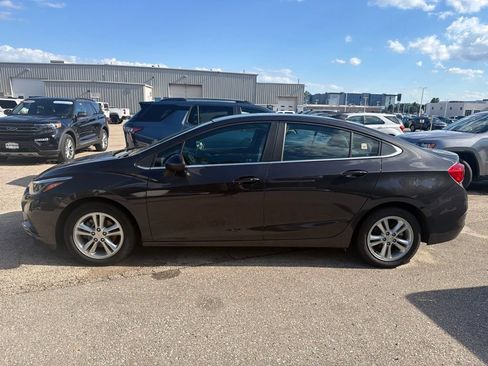Used 2016 Chevrolet Cruze LT w/ Convenience Package FWD image 4