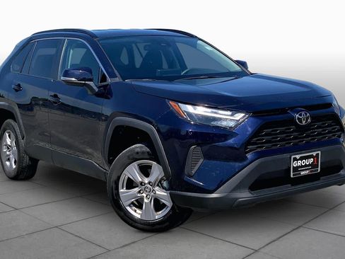 Used 2025 Toyota RAV4 XLE FWD image 3