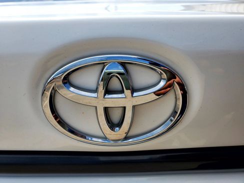 Used 2021 Toyota Corolla LE FWD image 13