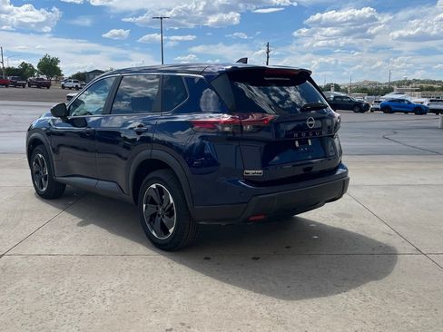 Used 2025 Nissan Rogue SV AWD/4WD image 7