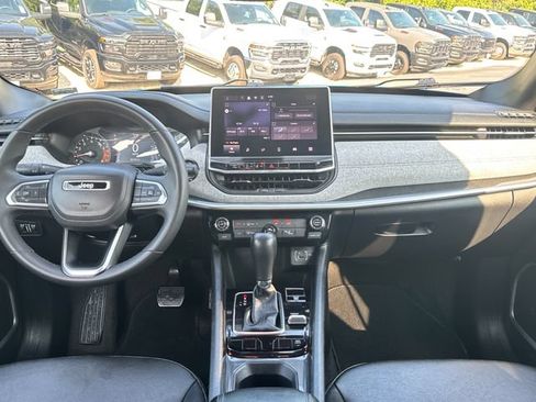 Used 2024 Jeep Compass Latitude AWD/4WD image 21