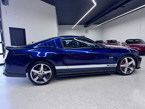 Used 2011 Ford Mustang GT Premium RWD image 4