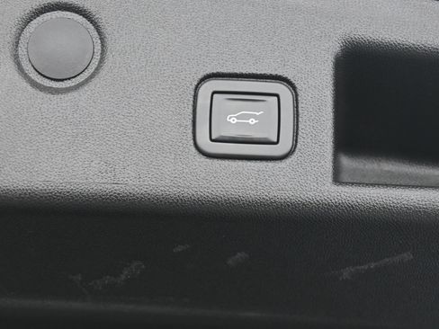 Used 2020 Chevrolet Equinox LT w/ Midnight Edition image 24