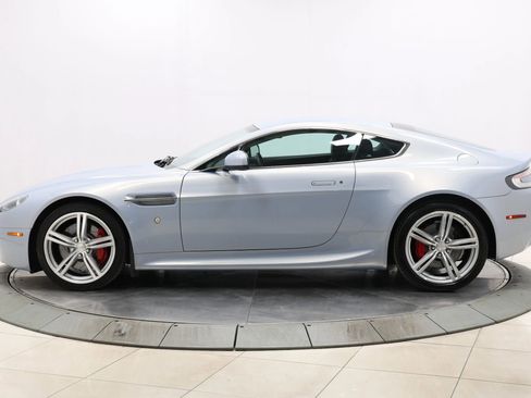 Used 2011 Aston Martin V8 Vantage Coupe RWD image 8