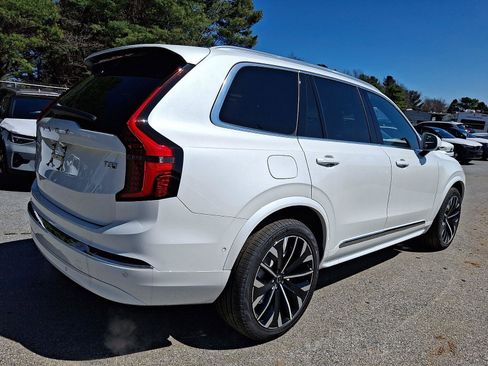 New 2026 Volvo XC90 T8 Plus w/ Protection Package Premier AWD/4WD image 4