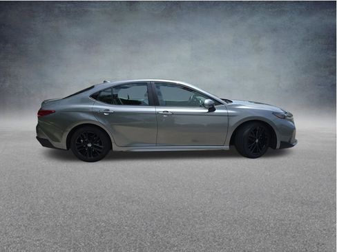 Used 2025 Toyota Camry SE w/ Convenience Package FWD image 2