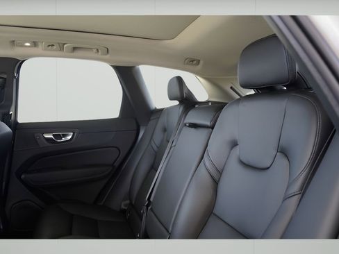 New 2025 Volvo XC60 B5 Core w/ Climate Package image 20