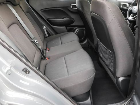 Certified 2023 Hyundai Venue SE image 30