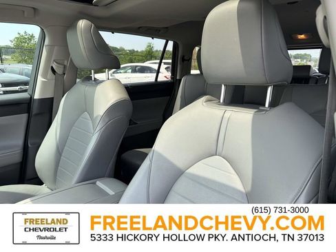 Used 2021 Toyota Highlander XLE FWD image 26