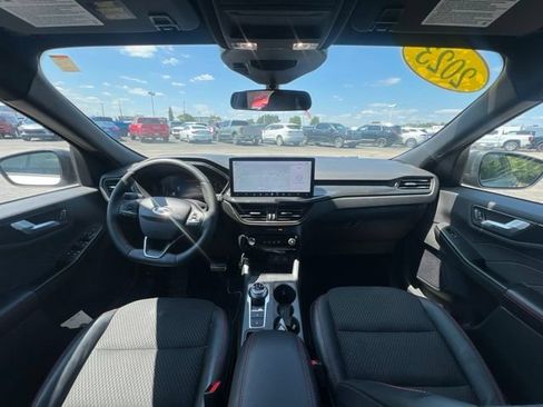Used 2023 Ford Escape ST-Line w/ Tech Pack #1 AWD/4WD image 18