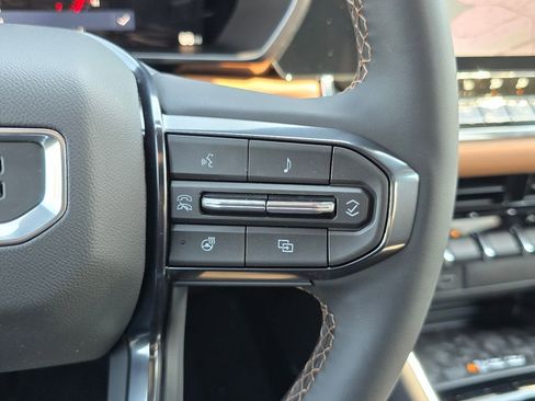New 2026 GMC Canyon AT4 w/ Technology Plus Package AWD/4WD image 18