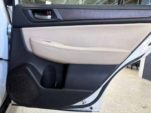 Used 2016 Subaru Outback 2.5i Limited image 28