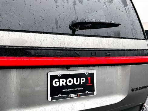 Used 2025 Lexus GX 550 w/ Accessory Package (2T) image 10