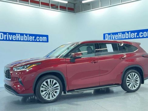 Used 2025 Toyota Highlander Platinum AWD/4WD image 4