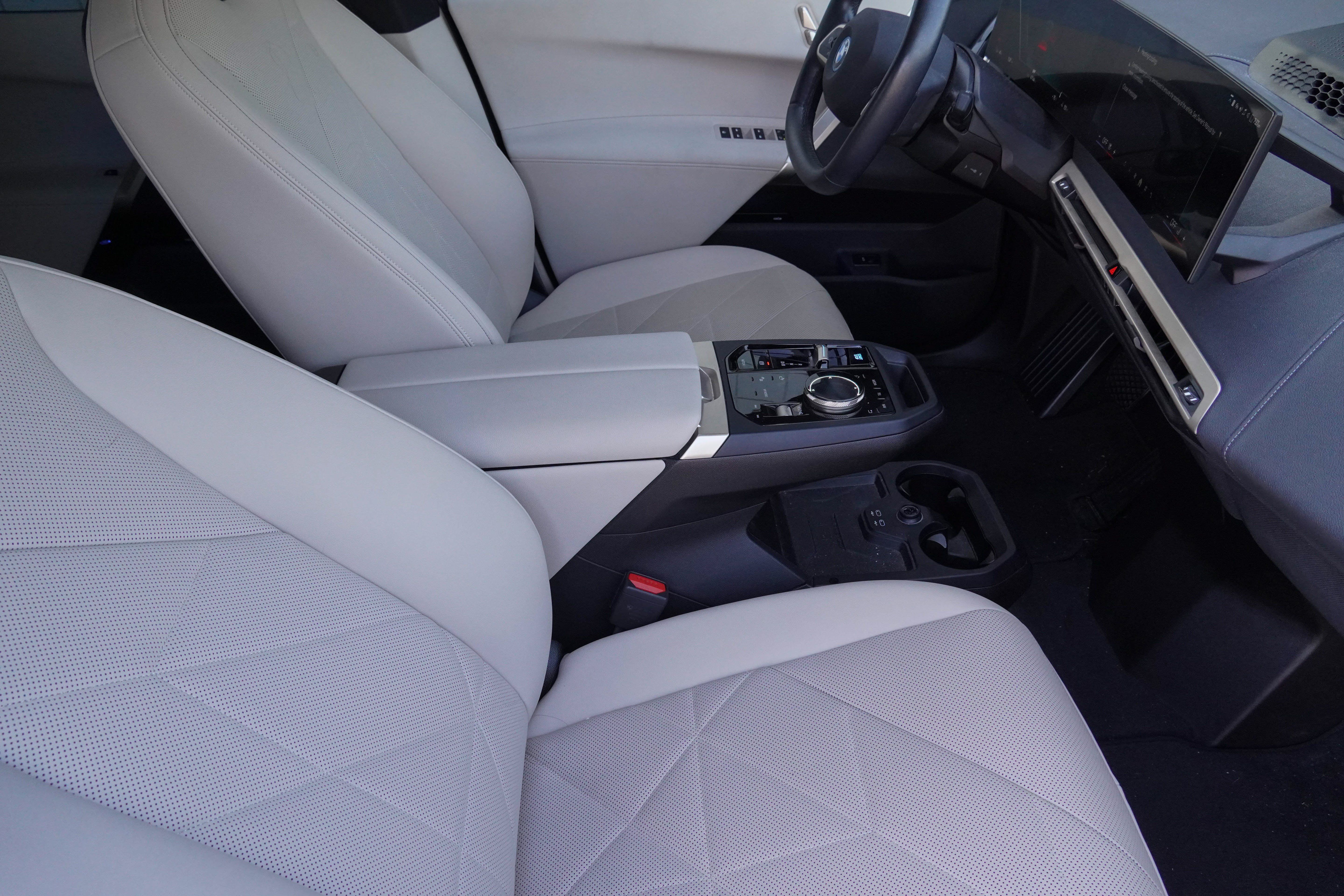 Certified 2024 BMW iX xDrive50 w/ Sport Package AWD/4WD image 12