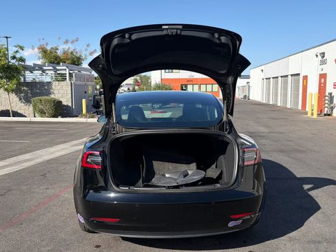 Used 2018 Tesla Model 3 Mid Range RWD image 12