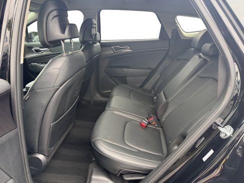 Used 2024 Kia Sportage EX FWD image 16